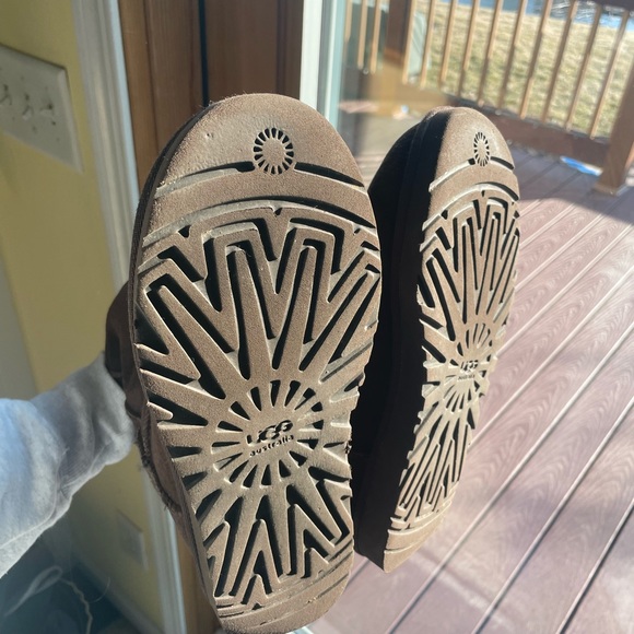 UGG Classic Short Chocolate Brown Size 7 - Picture 5 of 7